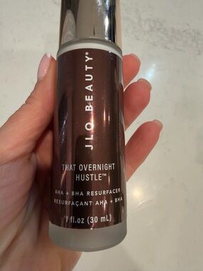 JLO Beauty That Overnight Hustle AHA + BHA Resurfacer – Brown